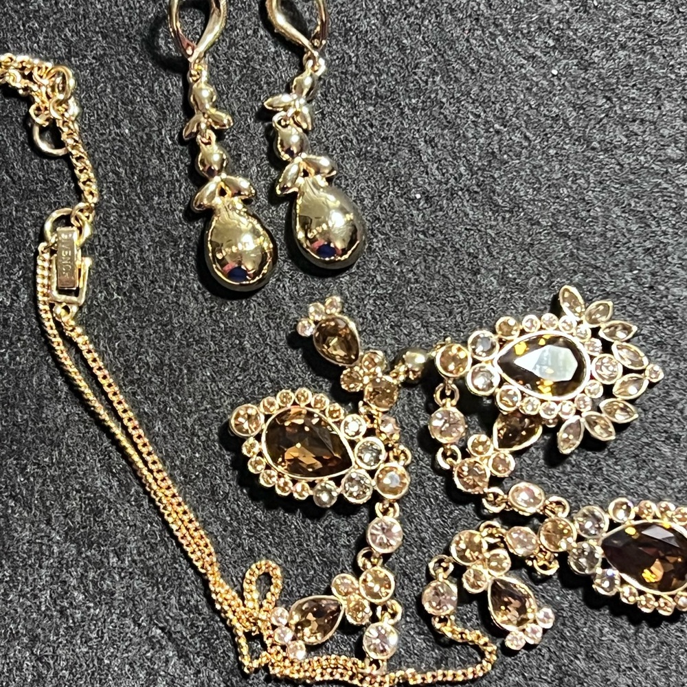 #1 Preloved Authentic Vintage Givenchy Necklace and Earrings - Picture 3 of 4